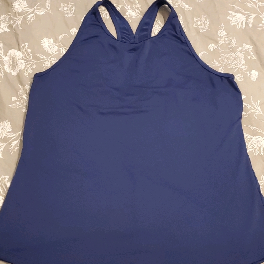Flowy, comfy, workout tank top